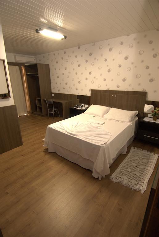 Novo Hotel Tinho Rio do Sul Rum bild
